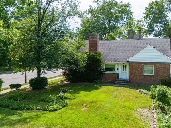 2140 Lamberton Road, Cleveland Heights, OH 44118