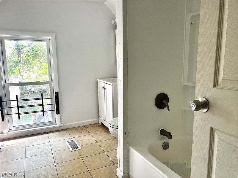 10402 Shale Avenue, Cleveland, OH 44104 Photo 12