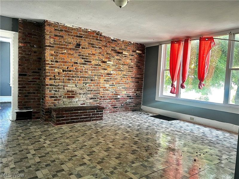 10402 Shale Avenue, Cleveland, OH 44104 Photo 3