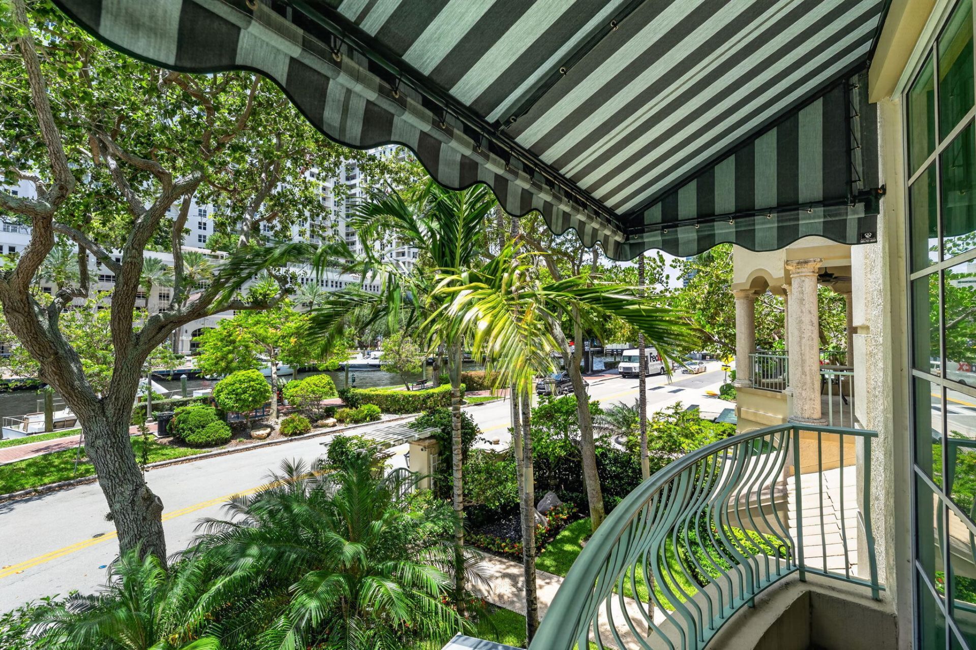 411 N New River Drive E, Unit V-2, Fort Lauderdale, FL 33301 Photo