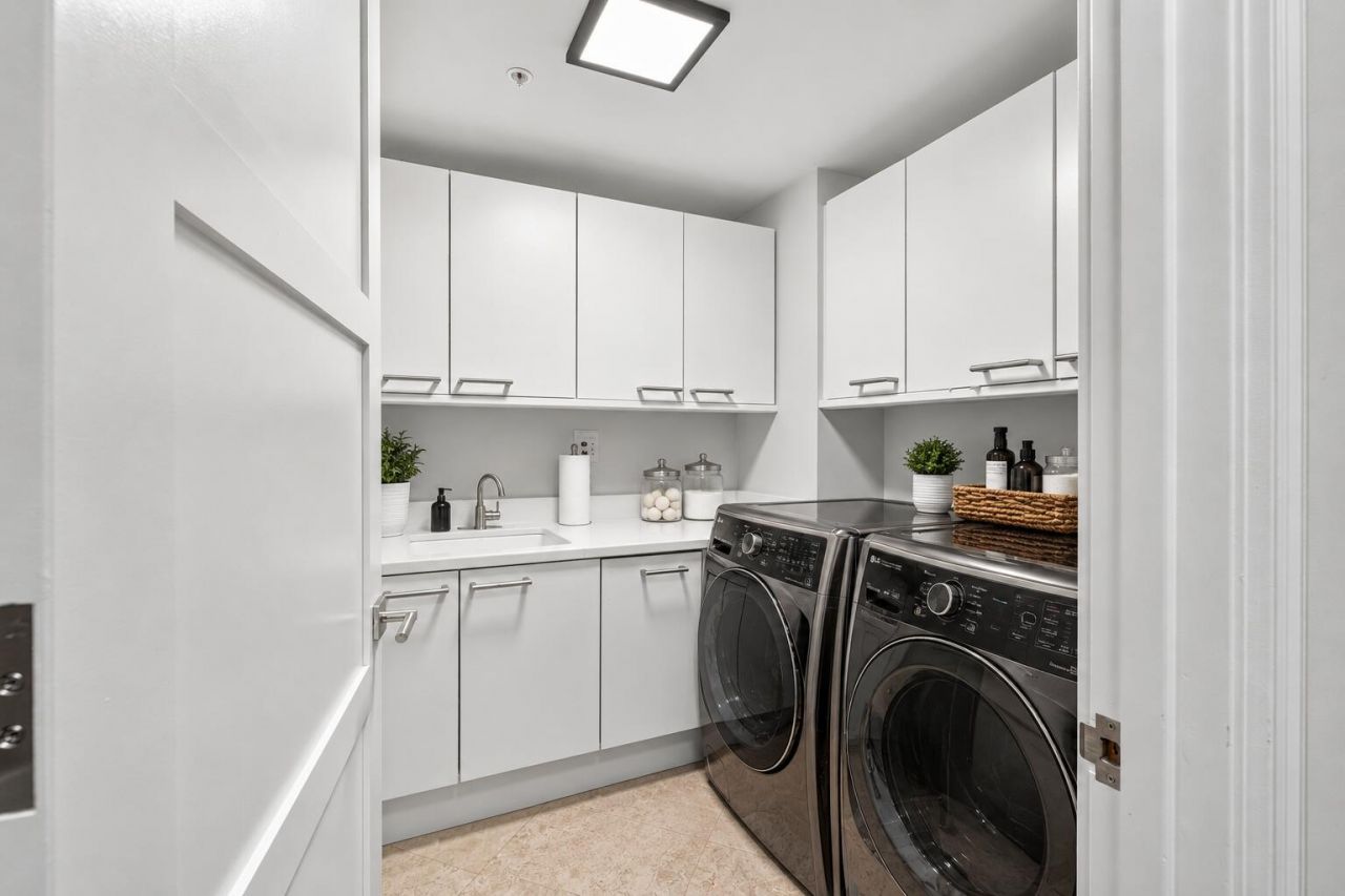 411 N New River Drive E, Unit V-2, Fort Lauderdale, FL 33301 Photo