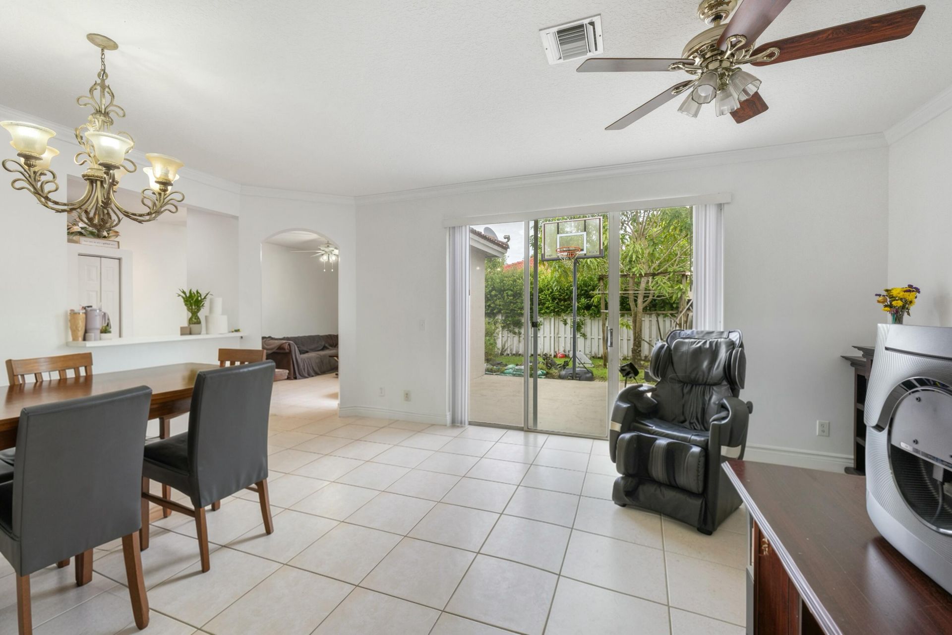 831 NW 130th Avenue, Pembroke Pines, FL 33028 Photo