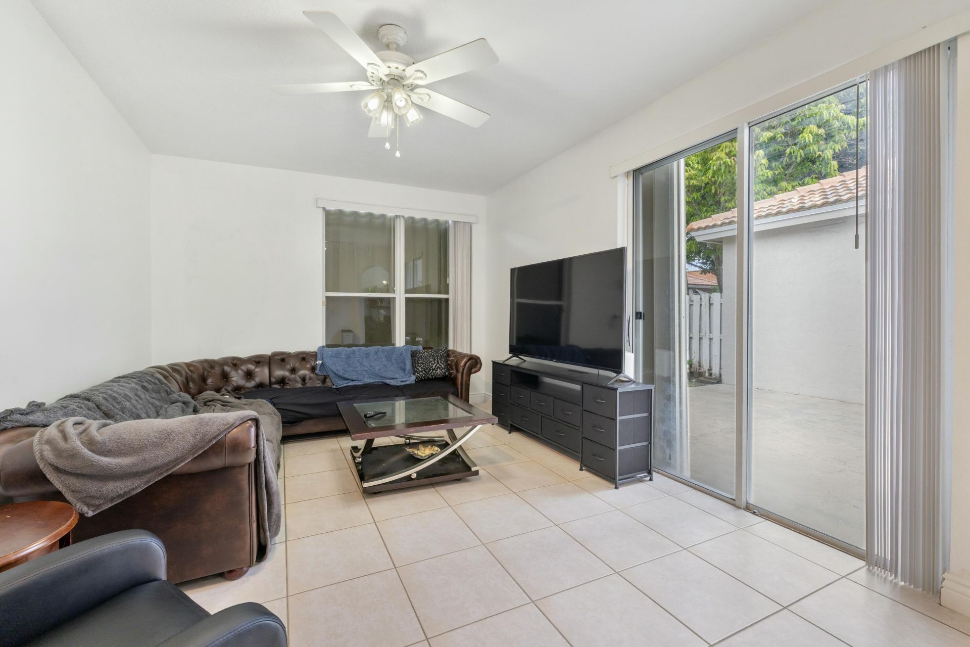 831 NW 130th Avenue, Pembroke Pines, FL 33028 Photo