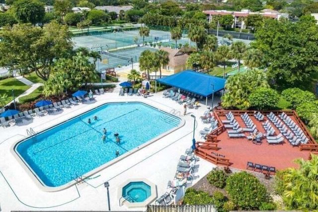 10110 Cedar Point Boulevard, Unit 203, Boynton Beach, FL 33437 Main Photo