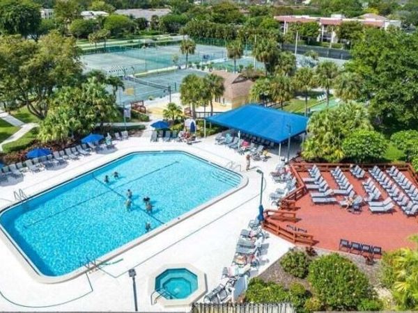10110 CEDAR POINT Boulevard, Unit 203, Boynton Beach, FL 33437