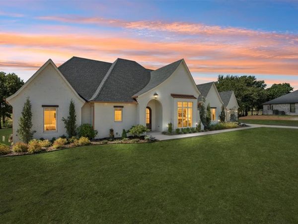 2297 Summit Circle, Blanchard, OK 73010