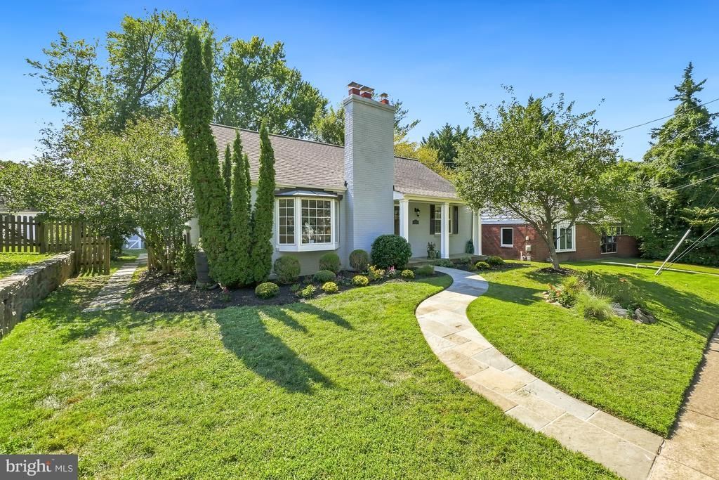 10012 CRESTWOOD ROAD, KENSINGTON, MD 20895