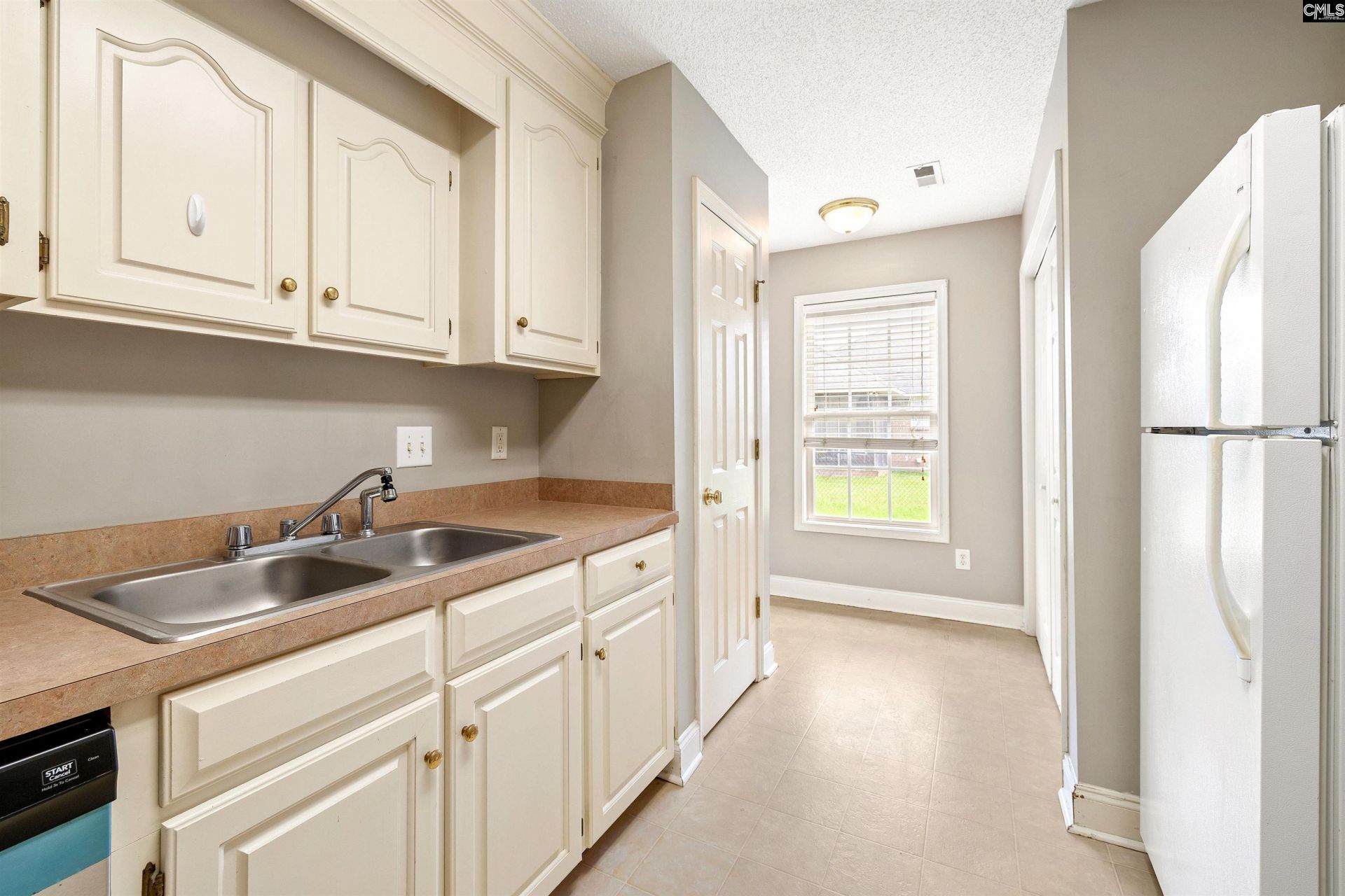 3540 Landmark Drive  Photo 4