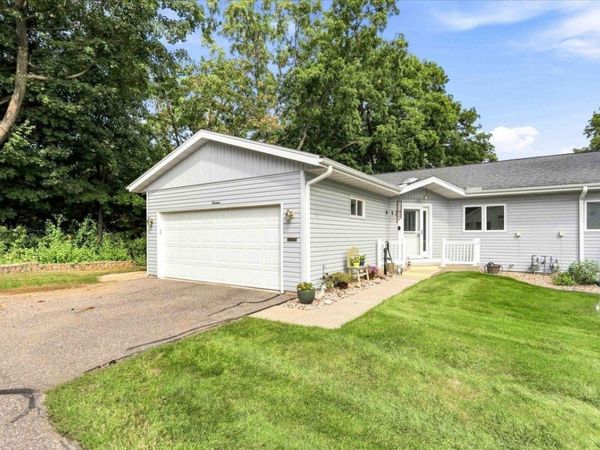 1720 Elizabeth Street, Unit 13, Baraboo, WI 53913