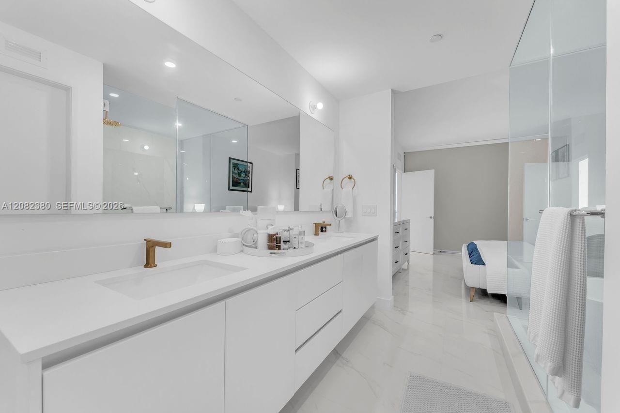 700 NE 24th St , Unit 1405, Miami, FL 33137 Photo