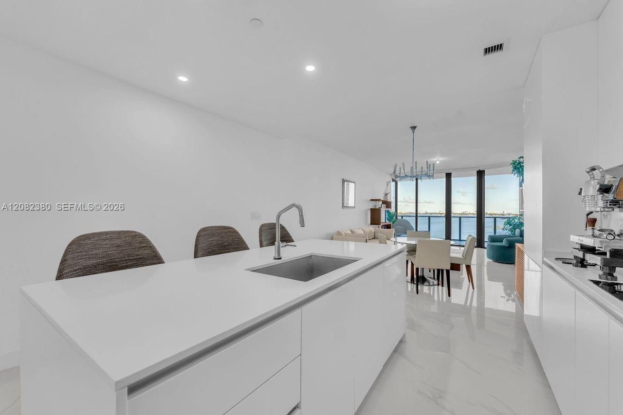 700 NE 24th St , Unit 1405, Miami, FL 33137 Photo