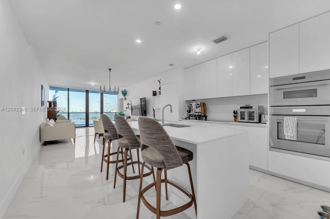 700 NE 24th St , Unit 1405, Miami, FL 33137 Photo