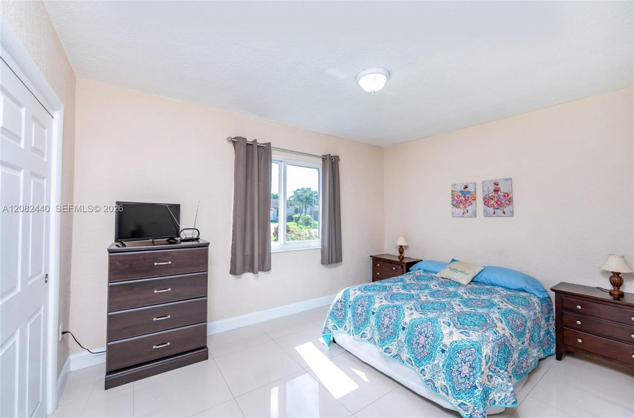 1020 SW 73rd Pl , Miami, FL 33144 Photo