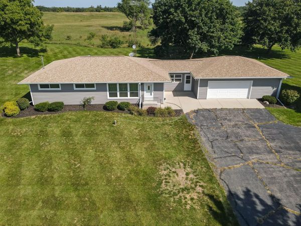 37310 87th St, Randall, WI 53105