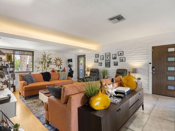1901 E MISSOURI Avenue, Unit 207, Phoenix, AZ 85016