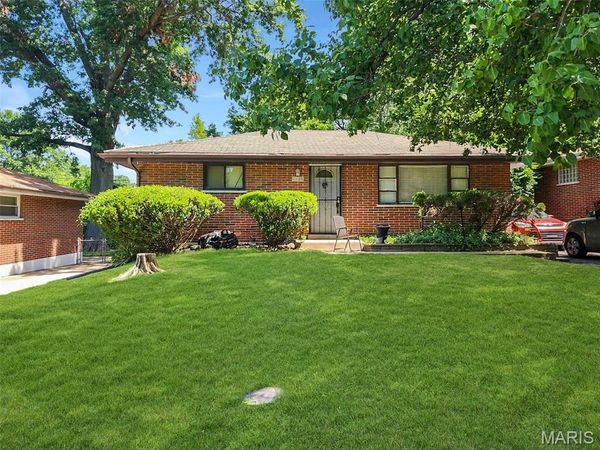 1129 Walker Avenue , St Louis, MO 63138