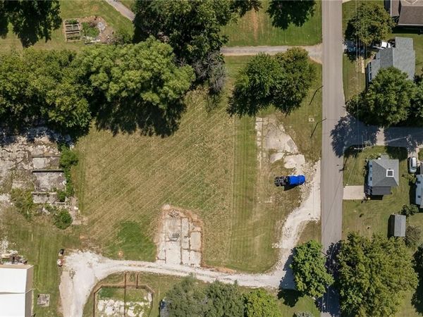 N 13th Terrace, Savannah, MO 64485