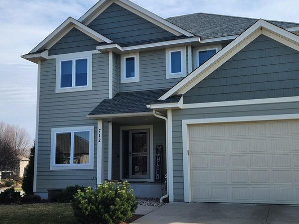 712 Heritage Trail NE, New Prague, MN 56071