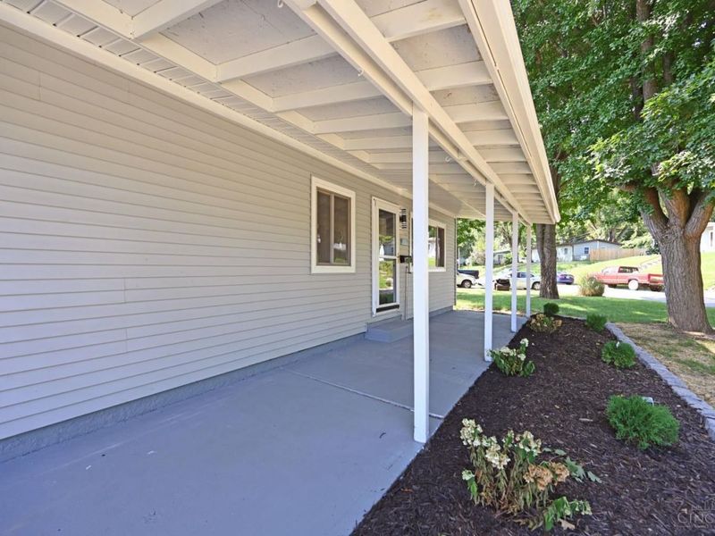 802 Johnson Avenue, Miamisburg, OH 45342 Photo 4