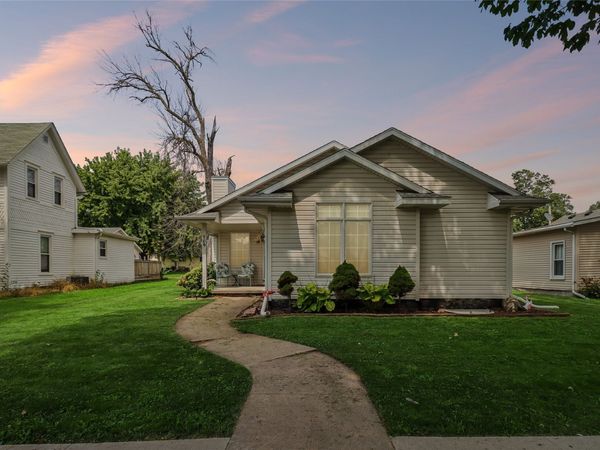 109 3rd Street SE, State Center, IA 50247