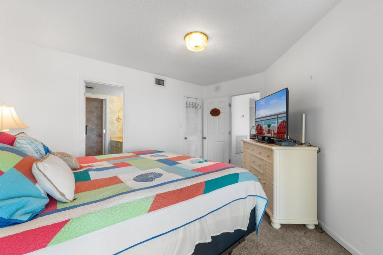 5800 N Ocean Blvd. Photo 16