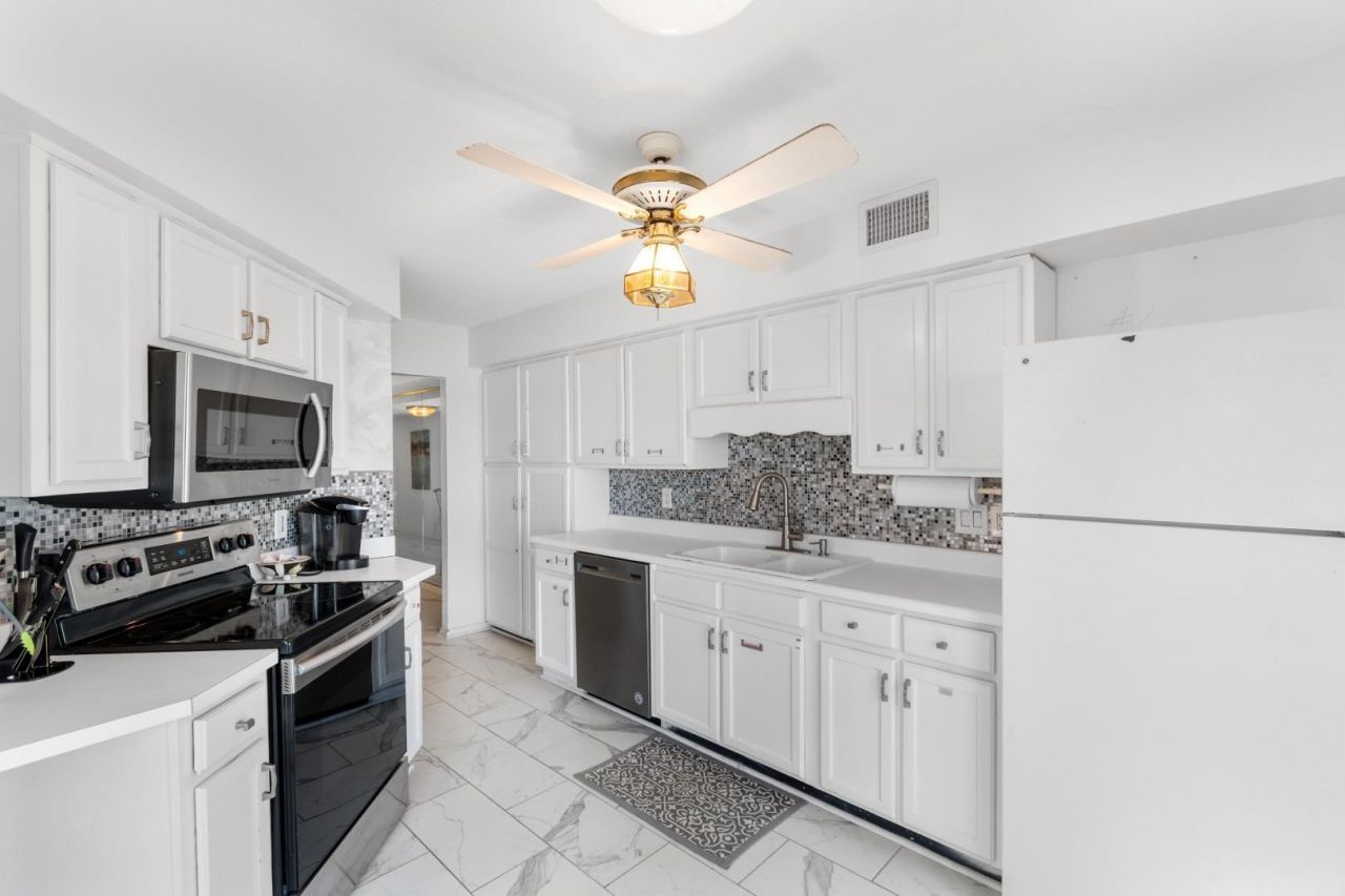 5800 N Ocean Blvd. Photo 5