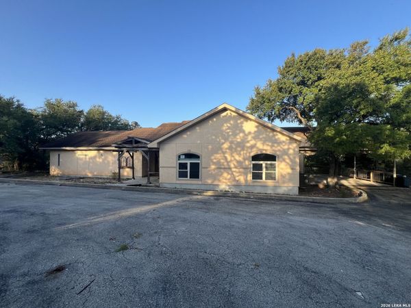 203 WINCHESTER DR, Bergheim, TX 78004