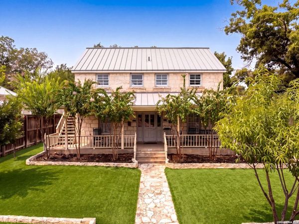 204 N ACORN ST, Fredericksburg, TX 78624