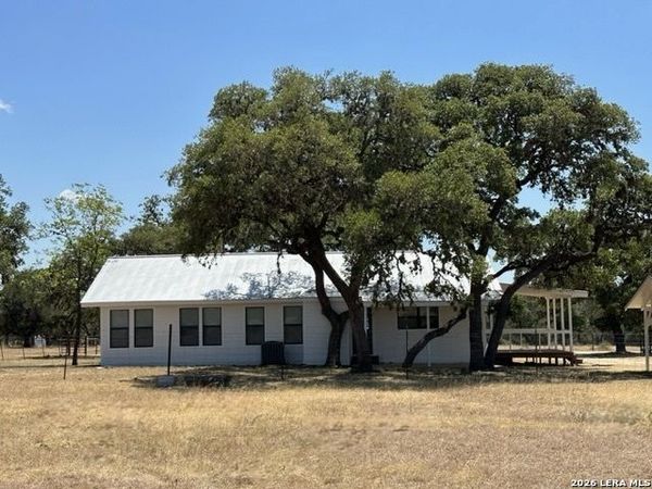 373 PINE TREE, Medina, TX 78055