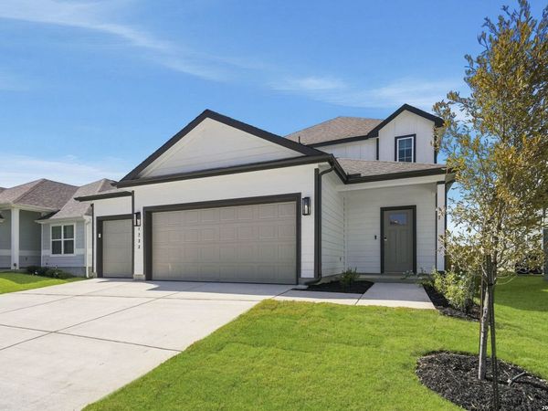 1233 Sweden, Seguin, TX 78155