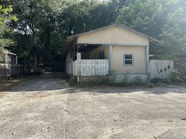 189 PLACID COVE DR, New Braunfels, TX 78130