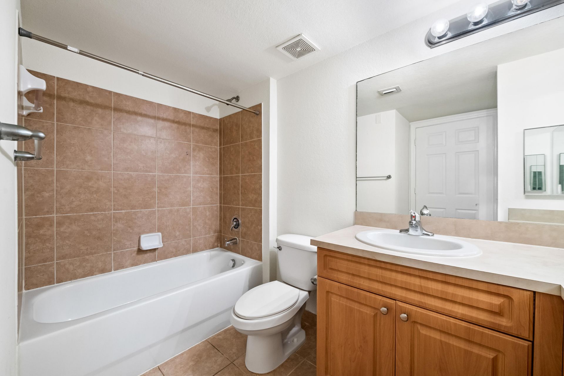 6777 Heritage Grande, Unit 1105, Boynton Beach, FL 33437 Photo