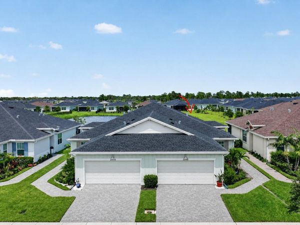 2048 SE Crosswood Way, Port St. Lucie, FL 34984