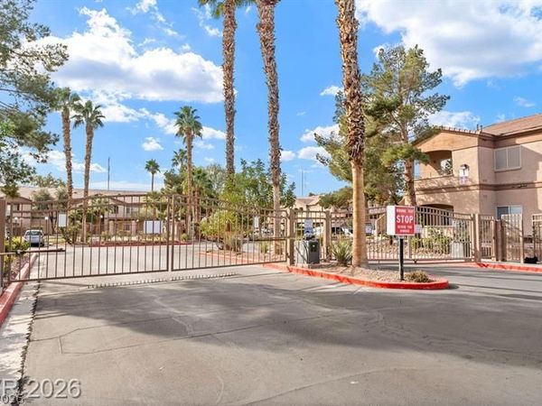 5751 E Hacienda Avenue , Unit 117, Las Vegas, NV 89122