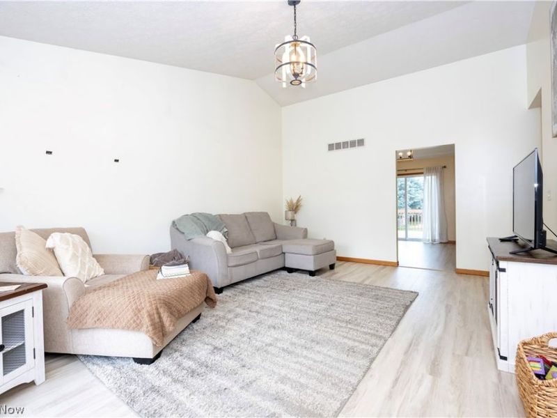 1118 Mindy Lane, Wooster, OH 44691 Photo 4