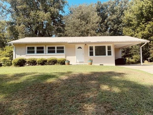 118 Baker Dr, Florence, AL 35630