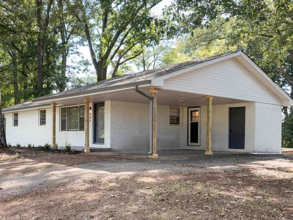 806 Harding Ave, Muscle Shoals, AL 35661