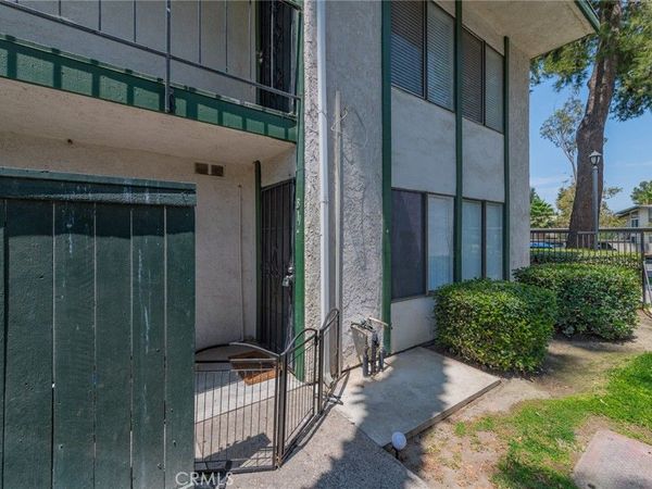 1735 E Washington Street, Unit B-11, Colton, CA 92324
