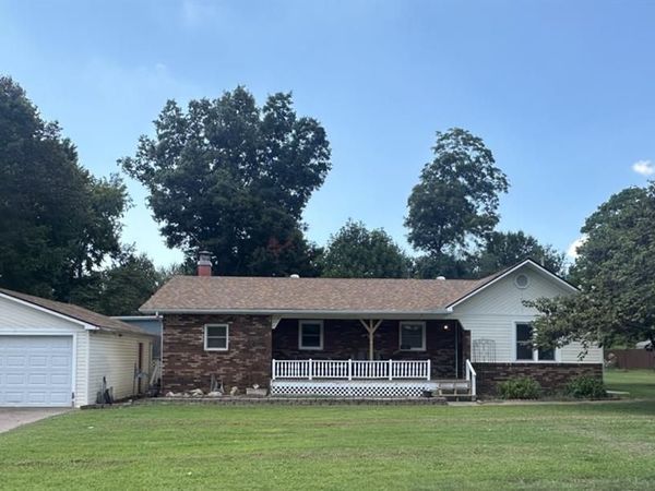 1031 N Sassafras , Dexter, MO 63841
