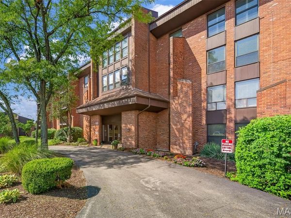 585 Coeur De Royale Drive, Unit 207, Creve Coeur, MO 63141