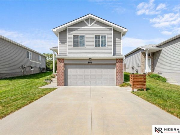 866 Barker Lane, Lincoln, NE 68521