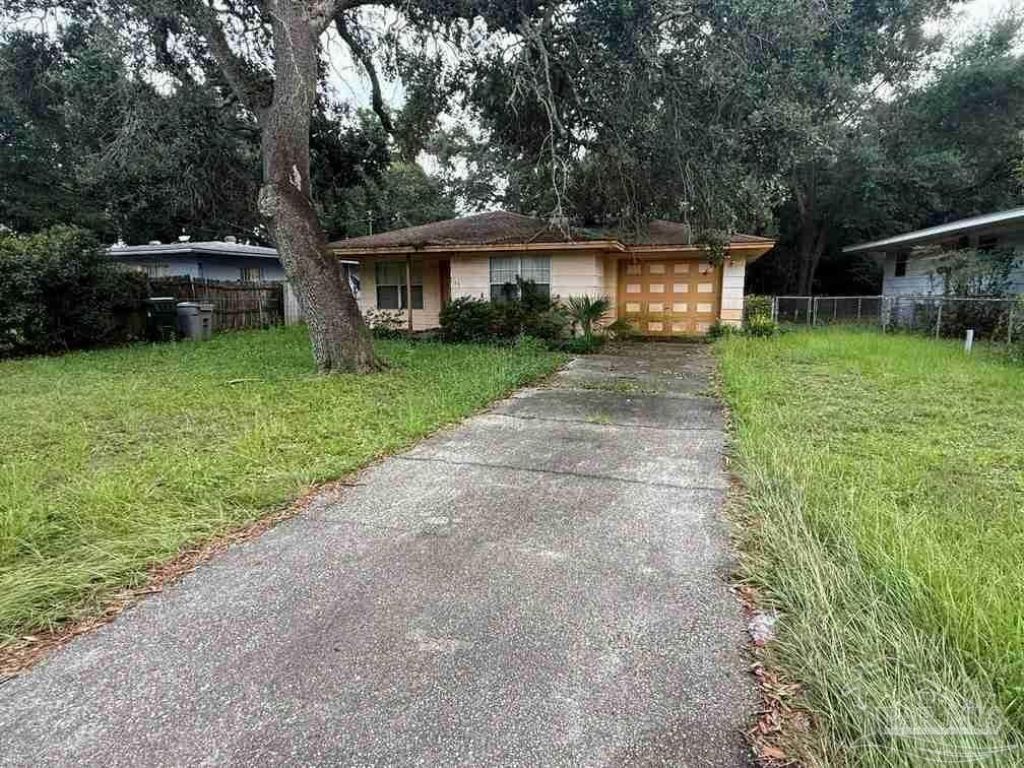 15 Halsey Dr, Pensacola, FL 32507 Main Photo