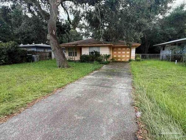 15 Halsey Dr, Pensacola, FL 32507