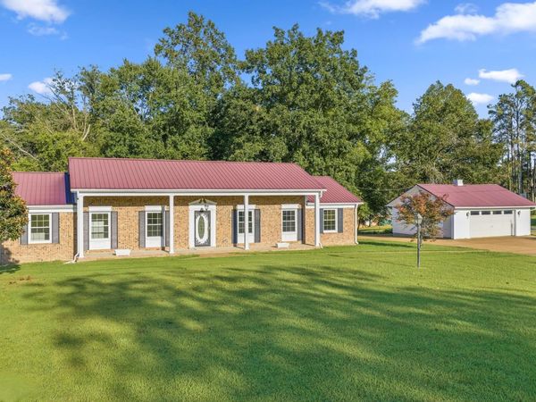 691 E POPLAR DR, Decaturville, TN 38329
