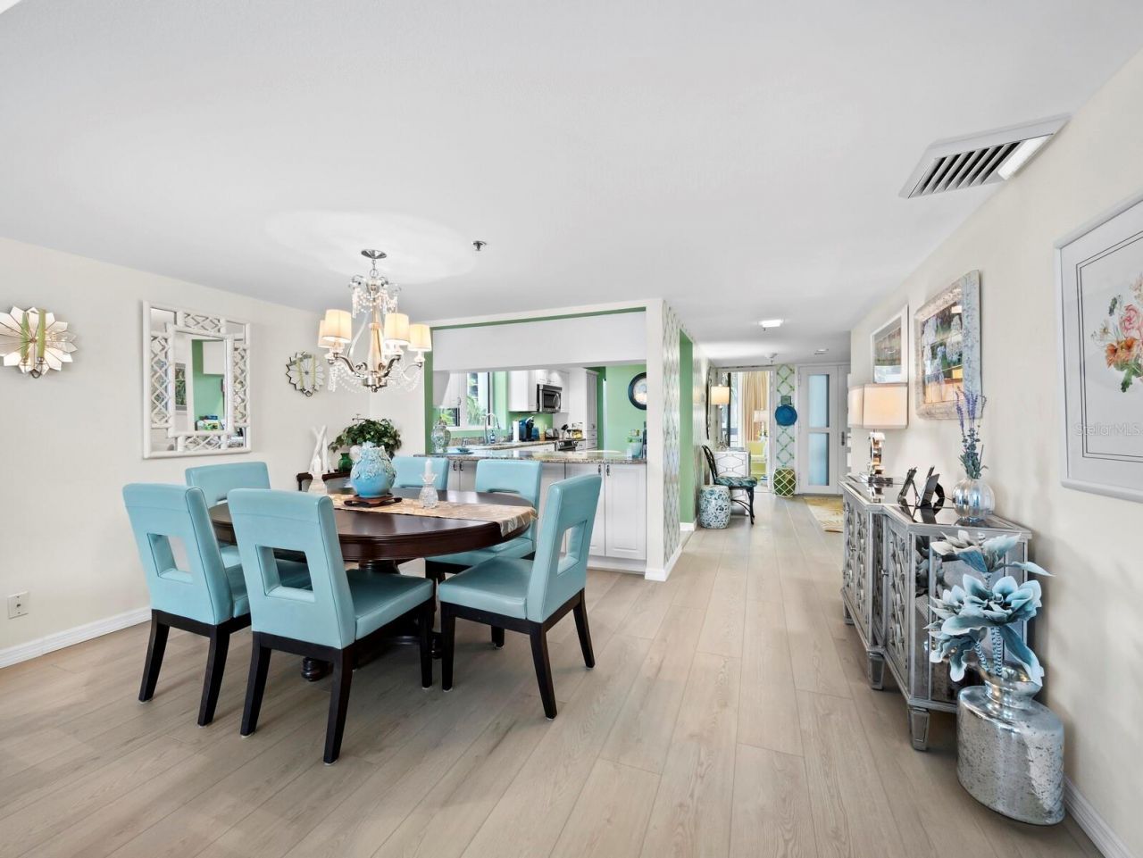 1075 Gulf Of Mexico Drive, Unit 205, Longboat Key, FL 34228 Photo