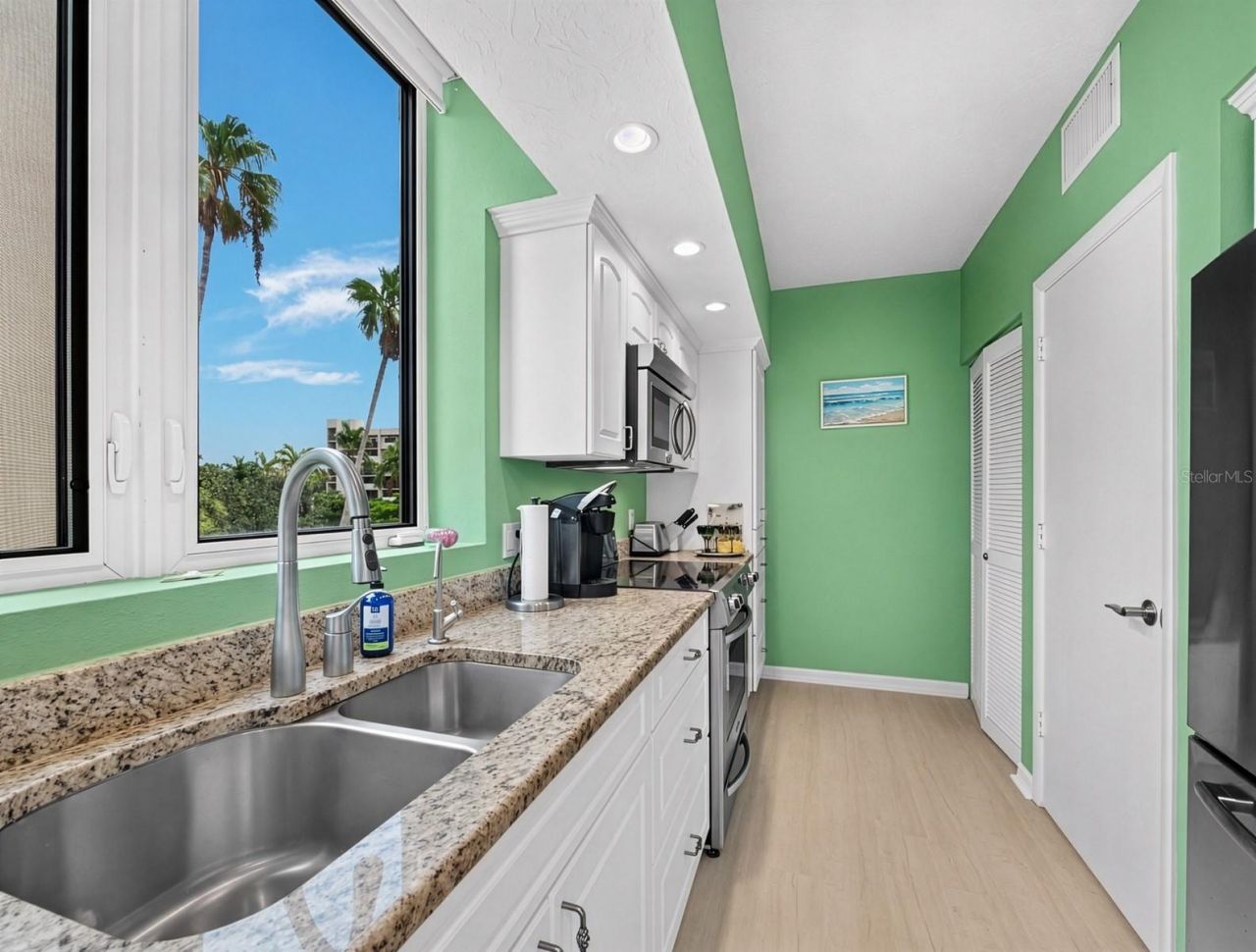 1075 Gulf Of Mexico Drive, Unit 205, Longboat Key, FL 34228 Photo