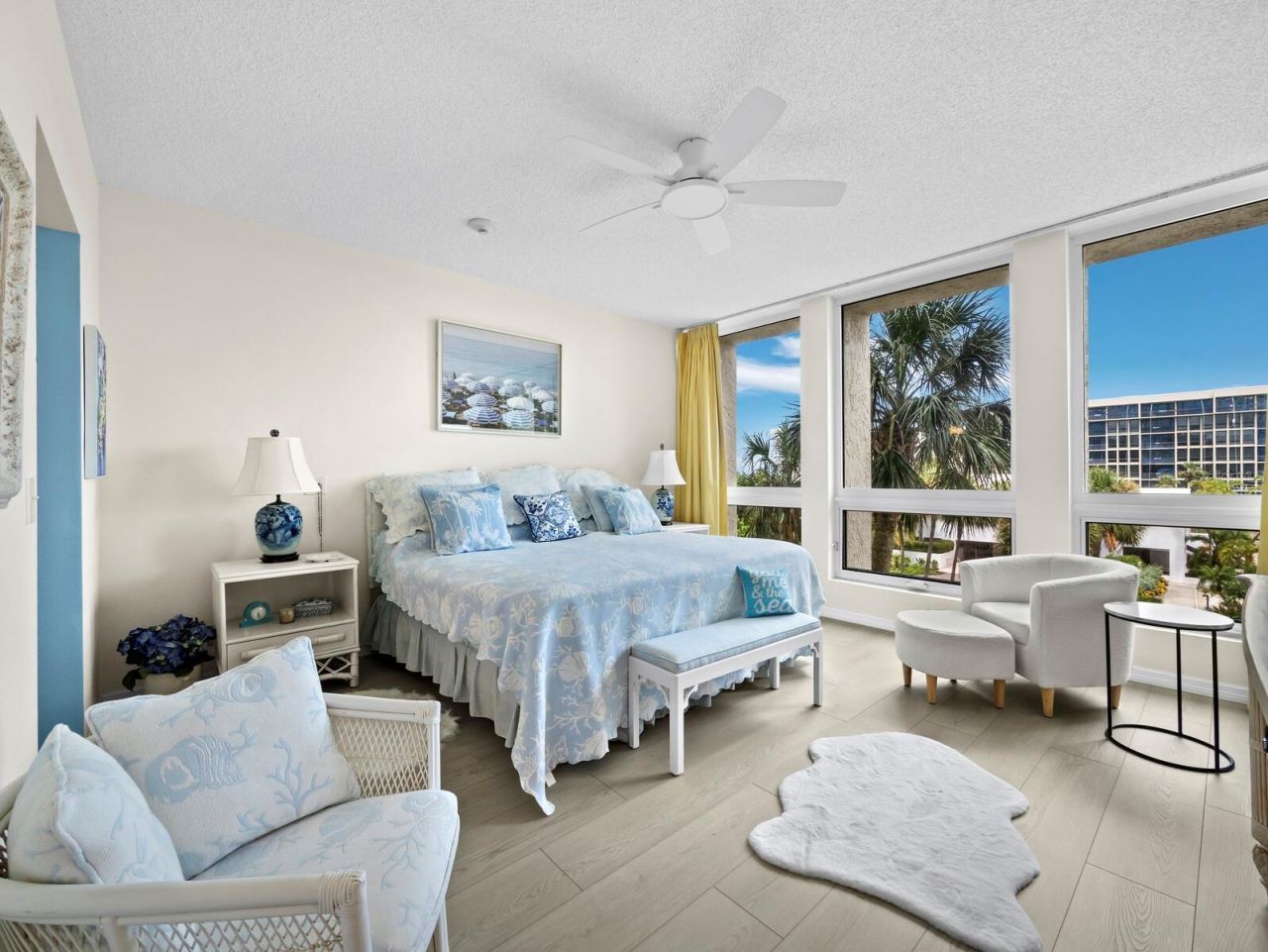 1075 Gulf Of Mexico Drive, Unit 205, Longboat Key, FL 34228 Photo