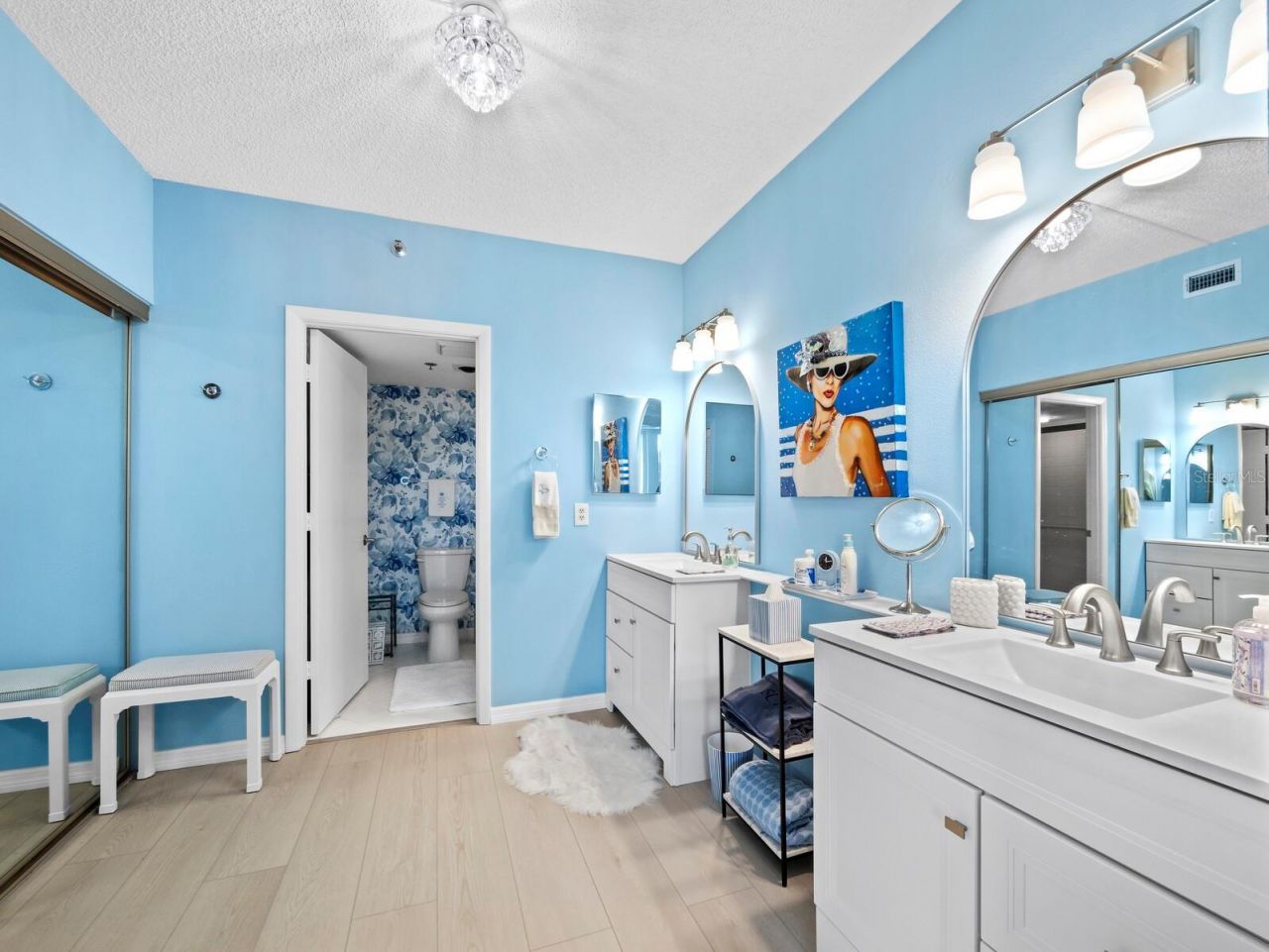 1075 Gulf Of Mexico Drive, Unit 205, Longboat Key, FL 34228 Photo