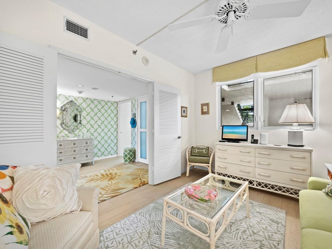 1075 Gulf Of Mexico Drive, Unit 205, Longboat Key, FL 34228 Photo