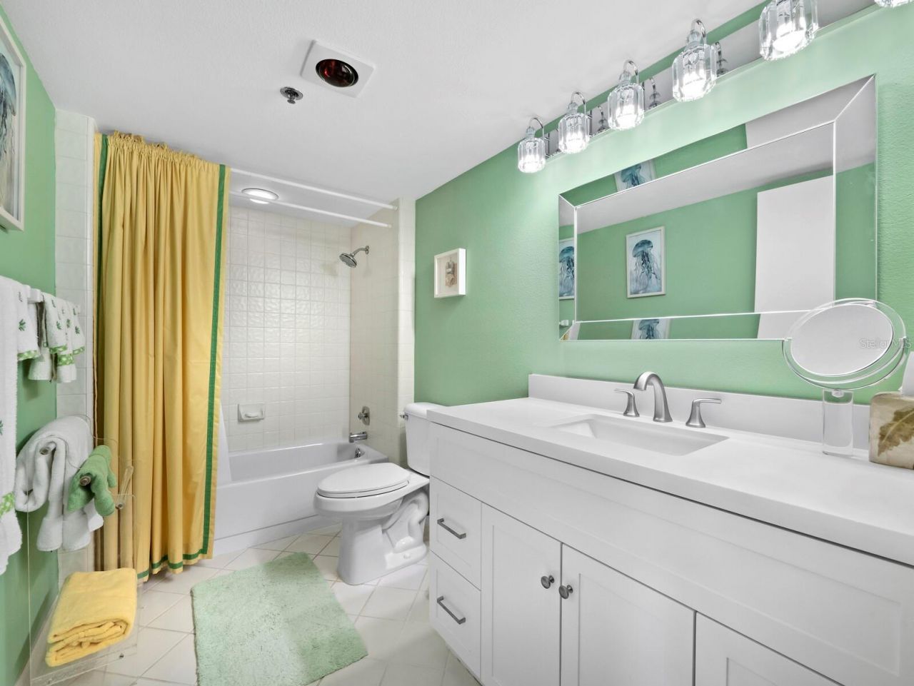 1075 Gulf Of Mexico Drive, Unit 205, Longboat Key, FL 34228 Photo